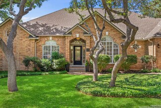 5 Inwood Cliffs Dr, San Antonio, TX 78248