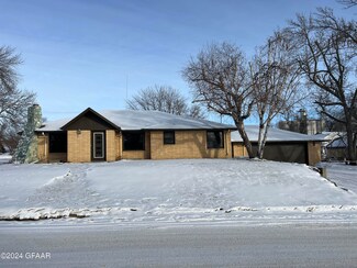 126 2nd Ave NW, Mayville, ND 58257