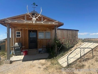 467 Man o War Dr, Medicine Bow, WY 82329