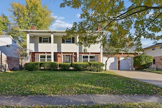 8190 Riovista Dr, Cincinnati, OH 45255