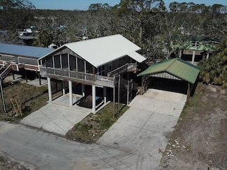 71 3rd Ave E, Horseshoe Beach, FL 32648
