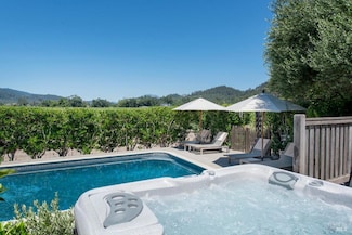 430 Pratt Ave, Saint Helena, CA 94574