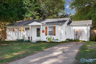 2016 13th St SE, Decatur, AL 35601