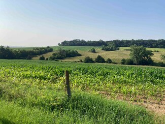 001 Middle Rd, Dubuque, IA 52002