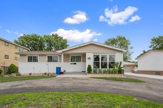 903 S York Rd, Bensenville, IL 60106