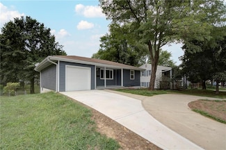 4910 N Wallace Dr, Kansas City, MO 64119