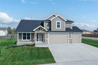 1805 Garden Ct, Basehor, KS 66007