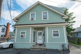 284 4th Ave, Bay Shore, NY 11706