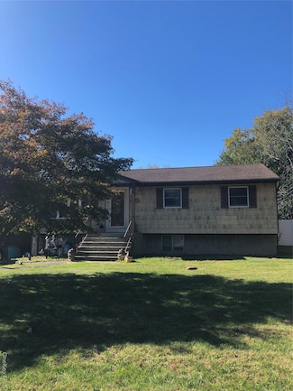 44 Nadine Ln, Port Jefferson Station, NY 11776