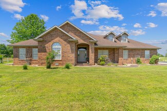 10236 E Beth Ln, Rogersville, MO 65742