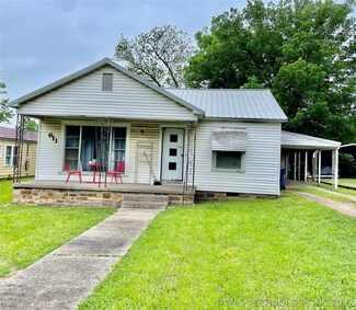 611 SW 9th St, Wilburton, OK 74578