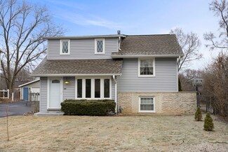 0S029 Robbins St, Winfield, IL 60190