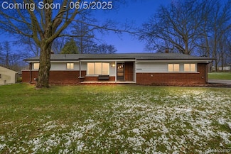 28333 Bayberry Rd, Farmington Hills, MI 48331