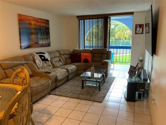 9460 Fontainebleau Blvd Unit 223, Miami, FL 33172