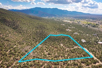 19 La Tierra, Taos, NM 87571