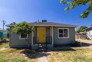 255 E Costner St, Farmersville, CA 93223