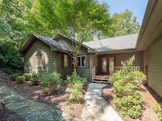 204 Greenleaf Dr, Flat Rock, NC 28731