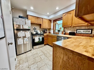 153 Valley Rd Unit 1, Montclair, NJ 07042