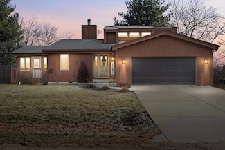 N7660 Rendell Dr, Elkhorn, WI 53121