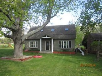 2806 Russett Rd, McHenry, IL 60050