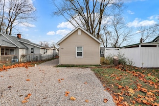 355 Mcclure Rd, Columbus, IN 47201