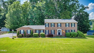 5116 Waterford Dr, Kingsport, TN 37664