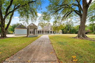 2925 Georges Ln, Alexandria, LA 71301