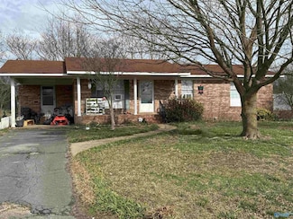 372 Poole Cir, Fyffe, AL 35971