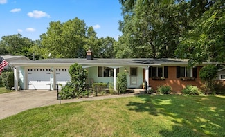 583 Kingsbury St NW, Grand Rapids, MI 49544