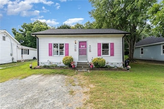 207 Harris St, Thomasville, NC 27360