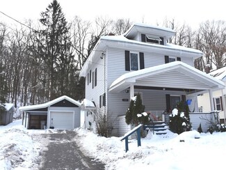 1085 Plateau Dr, Meadville, PA 16335