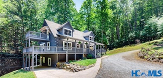 321 Mariposa Ln, Cullowhee, NC 28723