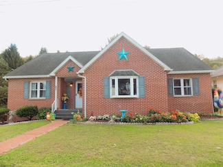 100 Wilson St, Fairview, WV 26570