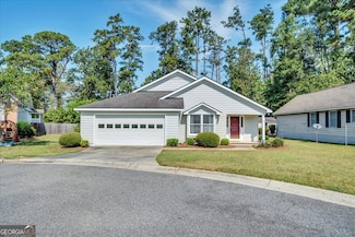 112 Oak Pointe Cir, Dublin, GA 31021