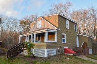 135 Groveland Ave, Manchester, NH 03104