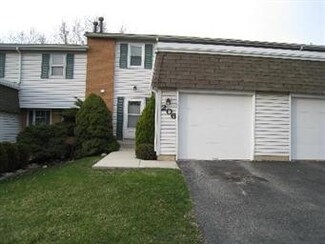 206 Fuller Ln, Bolingbrook, IL 60440