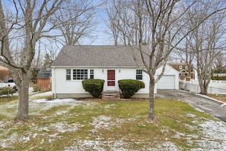 81 Hennessy Dr, Portland, ME 04103