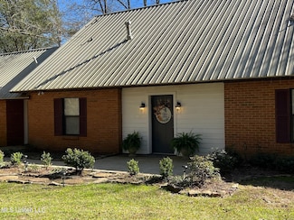 203 Pauline Dr, Raymond, MS 39154