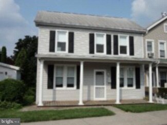 416 Locust St, Burnham, PA 17009