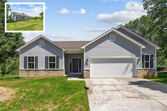 690 Vinci Dr, Caseyville, IL 62232