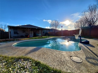 3237 Clydesdale Dr, Denton, TX 76210