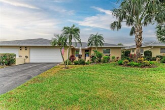 7061 W Country Club Dr N, Sarasota, FL 34243