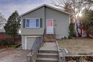 12 Bradley St, Providence, RI 02908