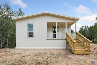 855 Roosevelt Rd, Luling, TX 78648