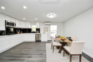 7640 Broadview Dr, Houston, TX 77061