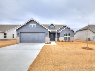7618 E 89th St N, Owasso, OK 74055