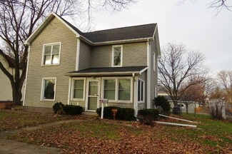 705 Park St, Reinbeck, IA 50669