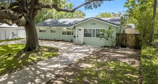 1235 Farragut Dr N, Saint Petersburg, FL 33710