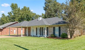 320 Twin Oaks Rd E, Pineville, LA 71360