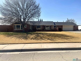 2403 Loma Dr, Artesia, NM 88210